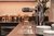 Galleria immagini Macchina da caffè e caraffa in vetro su un bancone