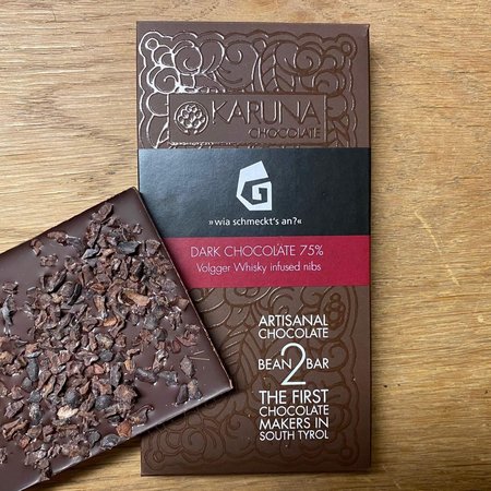 Neuigkeiten Dunkle Schokolade 75% mit Whisky-infundierten Kakaonibs von Karuna Chocolate